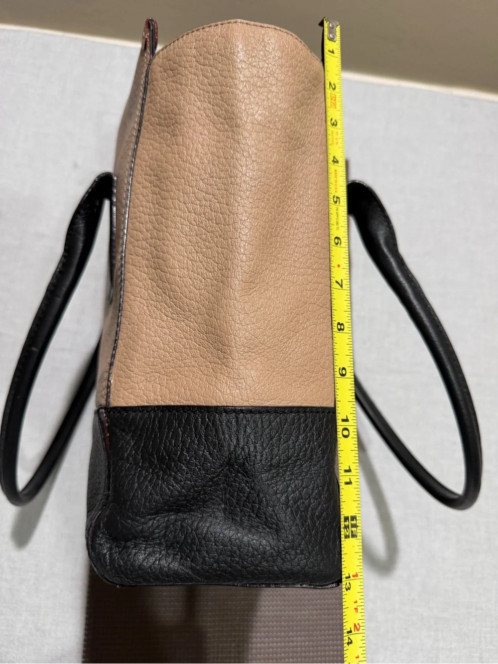 EUC Kate Spade Southport Leather Beige/Black Satchel Tote with Tassel